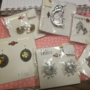 Lot of new in packages jewelry nice 1 pin w a G on it and kitty earrings